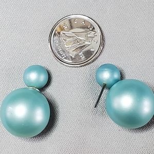 4 Pairs of Stud Earrings